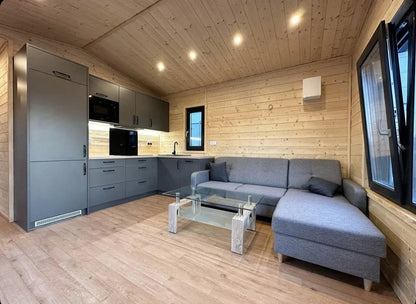 CASA MÓVIL MONTANAS (10 X 3,8 M)