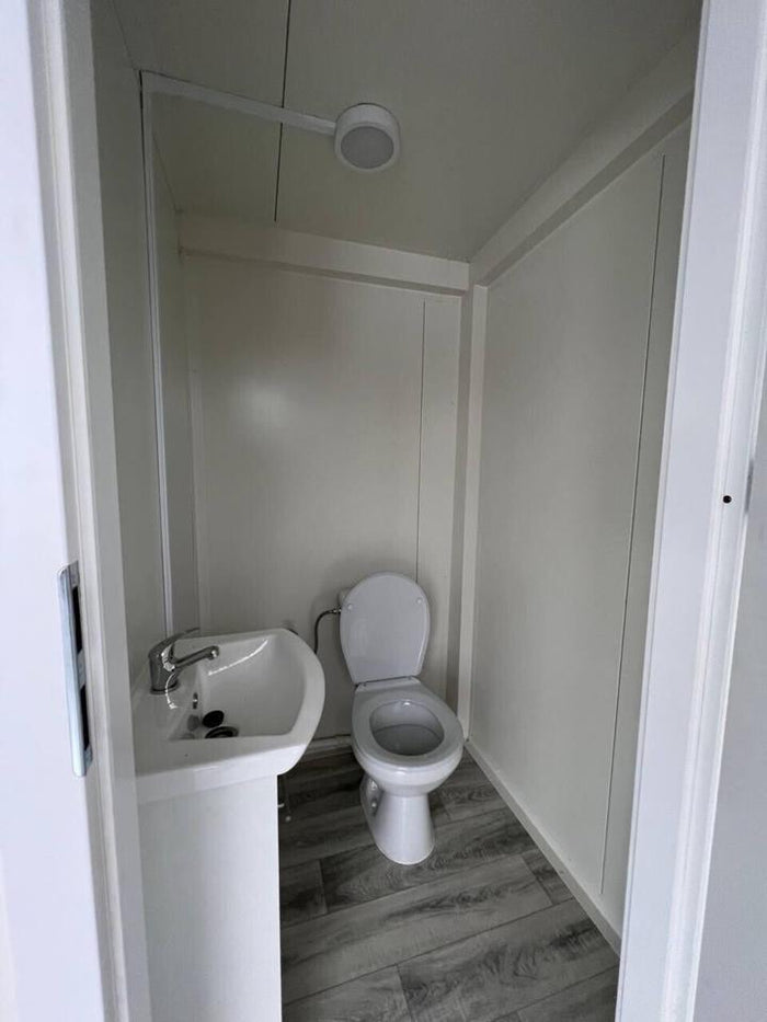CONTENEDOR DE OFICINA 6X3 M