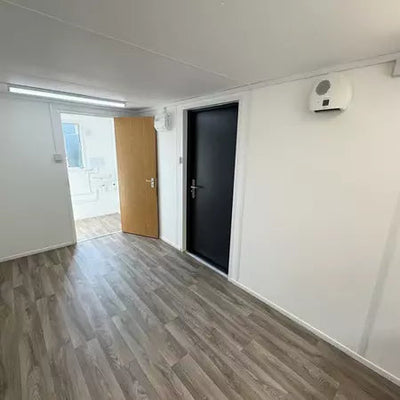 CONTENEDOR DE OFICINA 2,4 X 6,4 M CON BANO Y COCINA