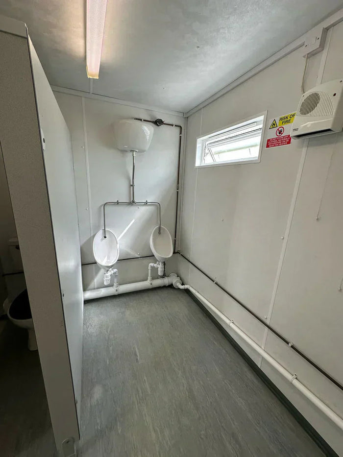 CONTENEDOR DE OFICINA 9,7 X 3 M CON SANITARIOS