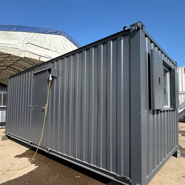 CONTENEDOR DE OFICINA 2,4 X 6,4 M CON BANO Y COCINA