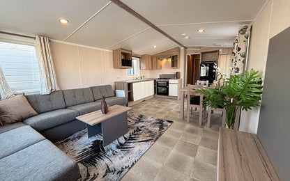CASA MÓVIL ROYAN (10,9 X 3,7 M)