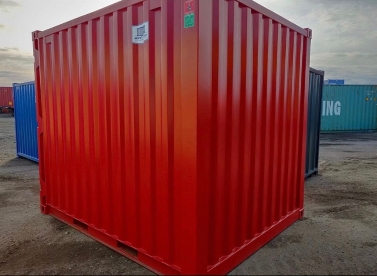 Contenedor seminuevo de 10 pies rojo