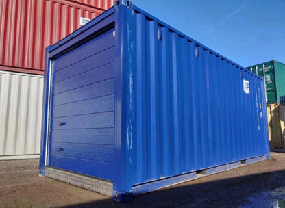 Contenedor 30 pies con puerta garaje azul