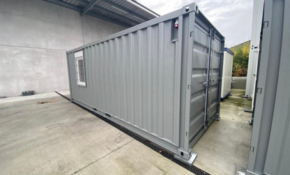 Contenedor 20 pies con puerta y ventana