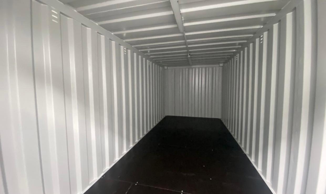 Contenedor 20 pies con puerta y ventana