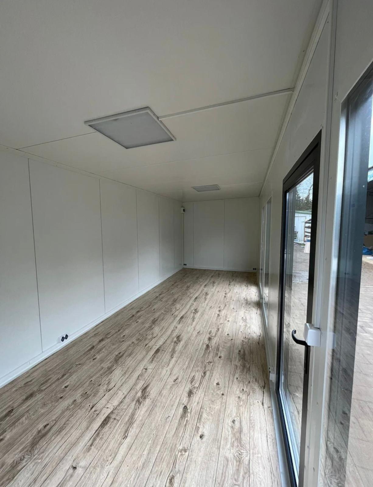 Contenedor de oficina 8x3m