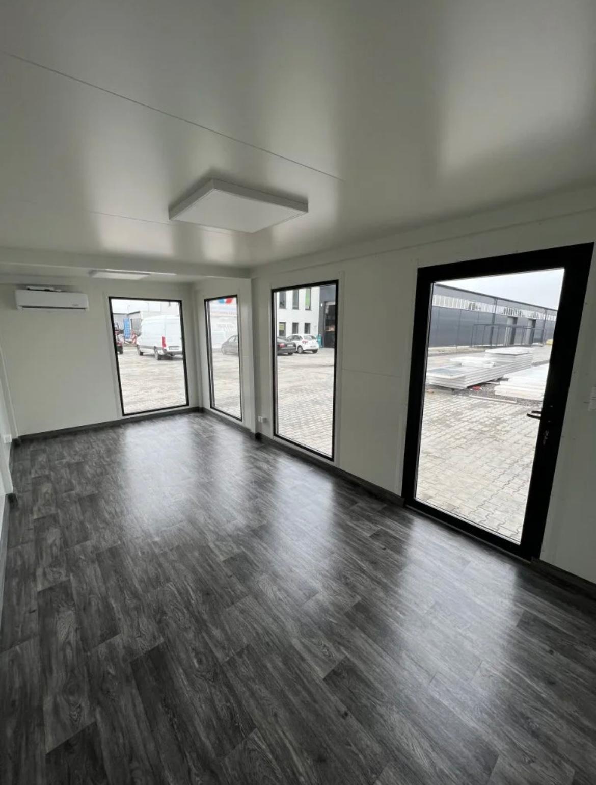 Contenedor de oficina 8x3m