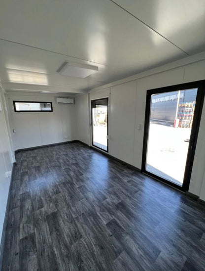 Contenedor de oficina 8x3m