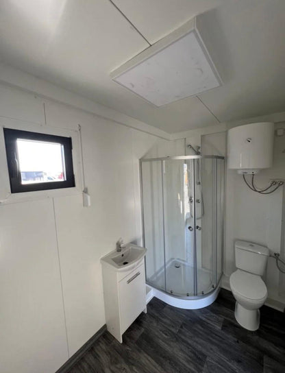 Contenedor de oficina 8x3m